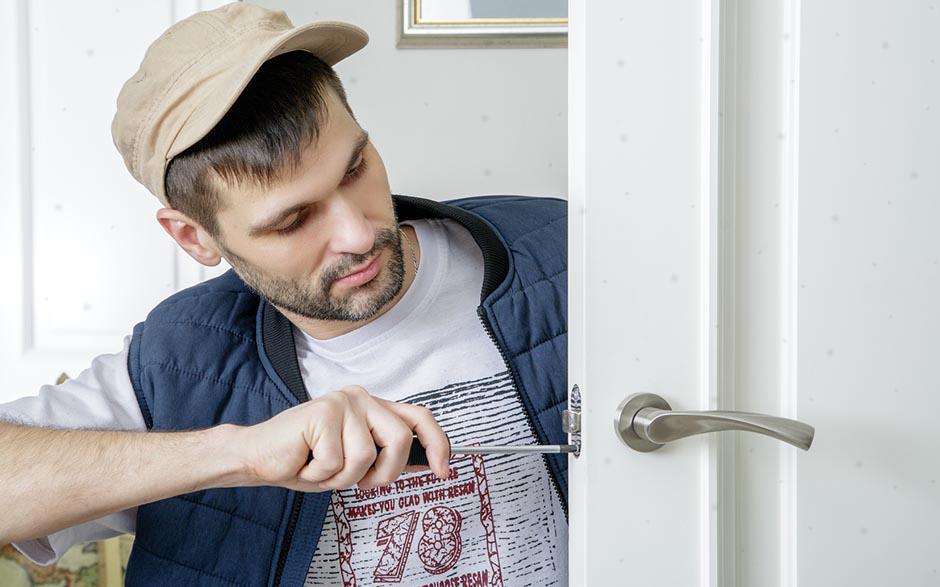 serrurier pour ouverture de porte coincée Rognac